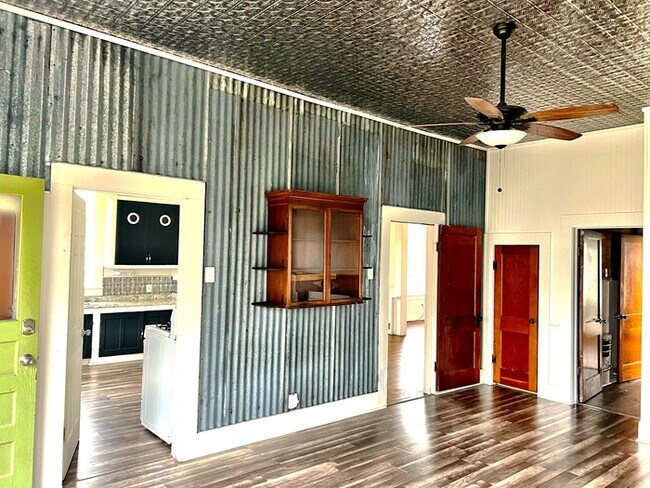 433 Davilla St in Bartlett, TX - Building Photo - Building Photo