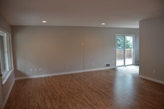 1317 NW Benton St in Camas, WA - Building Photo - Building Photo
