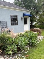 665 Rim Rd, Unit Pasadena Studio Bungalow in Pasadena, CA - Building Photo