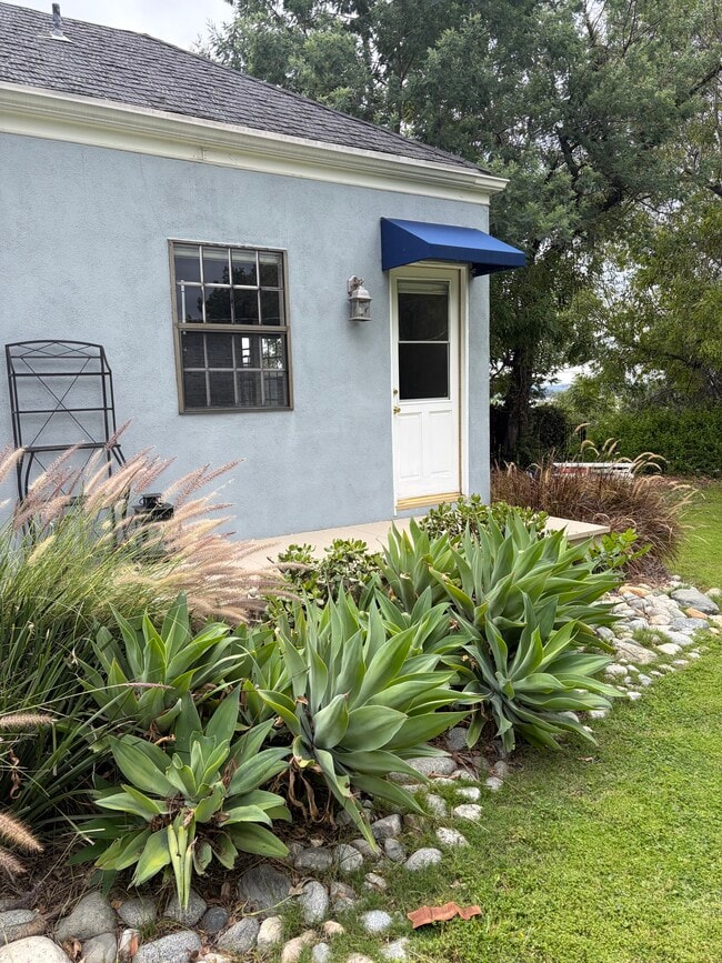665 Rim Rd, Unit Pasadena Studio Bungalow, Unit Pasadena Studio Bungalow