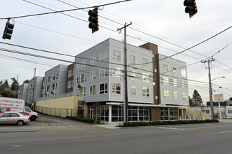 Emerald City Commons in Seattle, WA - Foto de edificio - Building Photo