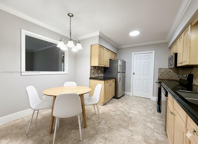 216 SE 5th St in Dania Beach, FL - Building Photo - Building Photo