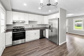 261 Sunset Dr S in Johnstown, OH - Building Photo - Building Photo