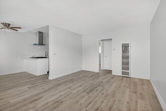 125 E Spring St in Long Beach, CA - Building Photo - Building Photo