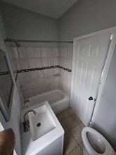 5210 Master St, Unit 3 in Philadelphia, PA - Foto de edificio - Building Photo