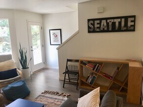 12715 Greenwood Ave N in Seattle, WA - Building Photo - Building Photo