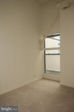 3 N Christopher Columbus Blvd in Philadelphia, PA - Building Photo - Building Photo