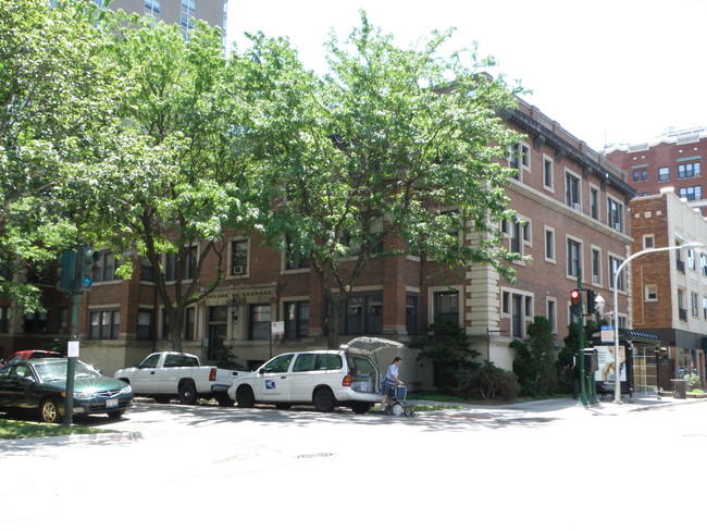 755 W Buena Ave in Chicago, IL - Building Photo - Building Photo