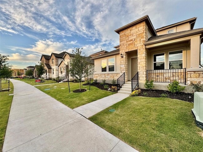 611 Emory Crossing Blvd in Hutto, TX - Foto de edificio - Building Photo