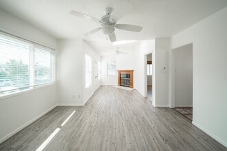 4816 Bancroft St in San Diego, CA - Building Photo - Building Photo