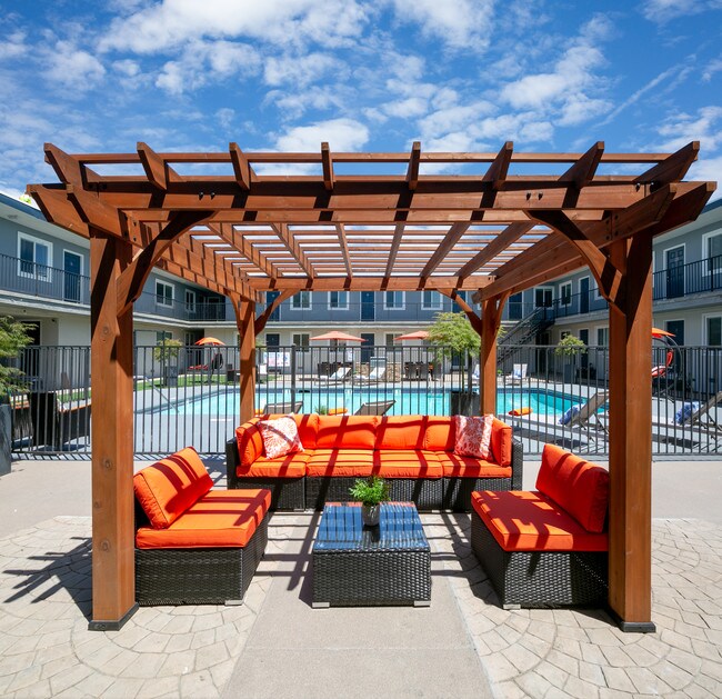 Bay Vista in Alameda, CA - Building Photo - Building Photo