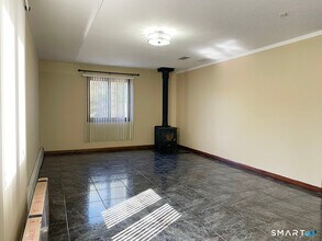 121 S Main St in Plymouth, CT - Building Photo - Building Photo