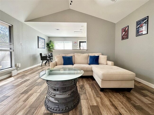 1003 Markham Ln in Austin, TX - Building Photo - Building Photo