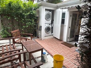 2347 Ashland Ave, Unit Ashland in Santa Monica, CA - Building Photo - Building Photo
