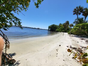 1431 S Palmway in Lake Worth Beach, FL - Building Photo - Building Photo