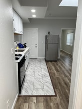 1072 Laguna Ave in Los Angeles, CA - Foto de edificio - Building Photo