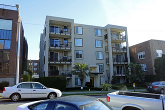 Queen Anne Commons Apartments in Seattle, WA - Building Photo - Building Photo