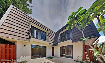 2313 Vista Oaks Cir NE in Palm Bay, FL - Building Photo