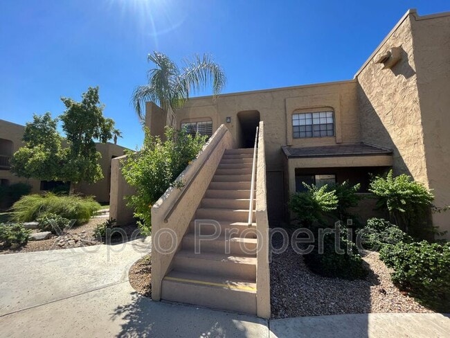 5300 E Waverly Dr in Palm Springs, CA - Building Photo - Building Photo