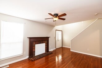 337 Sturbridge Village Dr in Hazelwood, MO - Building Photo - Building Photo