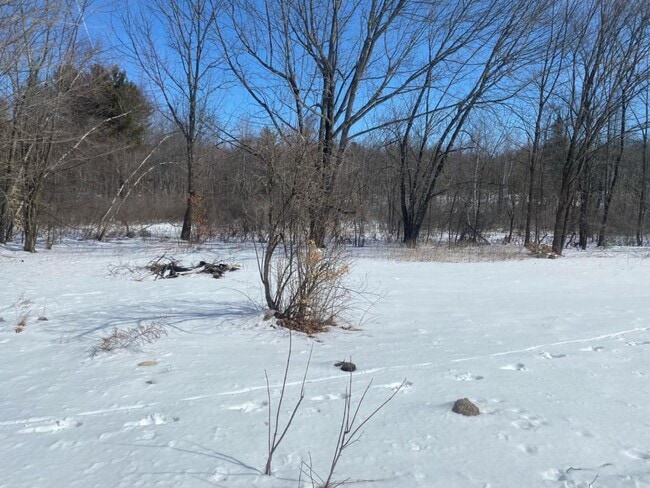 1136 Pownal Rd in Auburn, ME - Building Photo - Building Photo