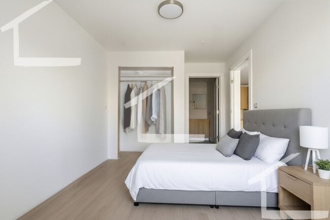 1053 Commonwealth Ave in Boston, MA - Building Photo - Building Photo