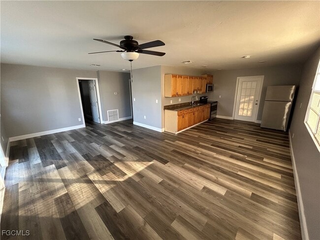 property at 8422 Robin Rd