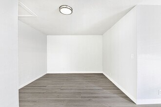 811 Gardenia Ave in Long Beach, CA - Building Photo - Building Photo