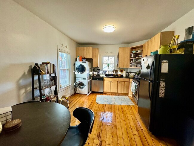 99 Summer St, Unit 3 in Somerville, MA - Building Photo - Building Photo