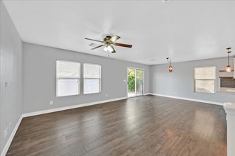 7912 Ivy Run St in Las Vegas, NV - Building Photo - Building Photo