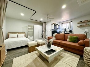 7547 Garden Grove Ave in Los Angeles, CA - Building Photo - Building Photo