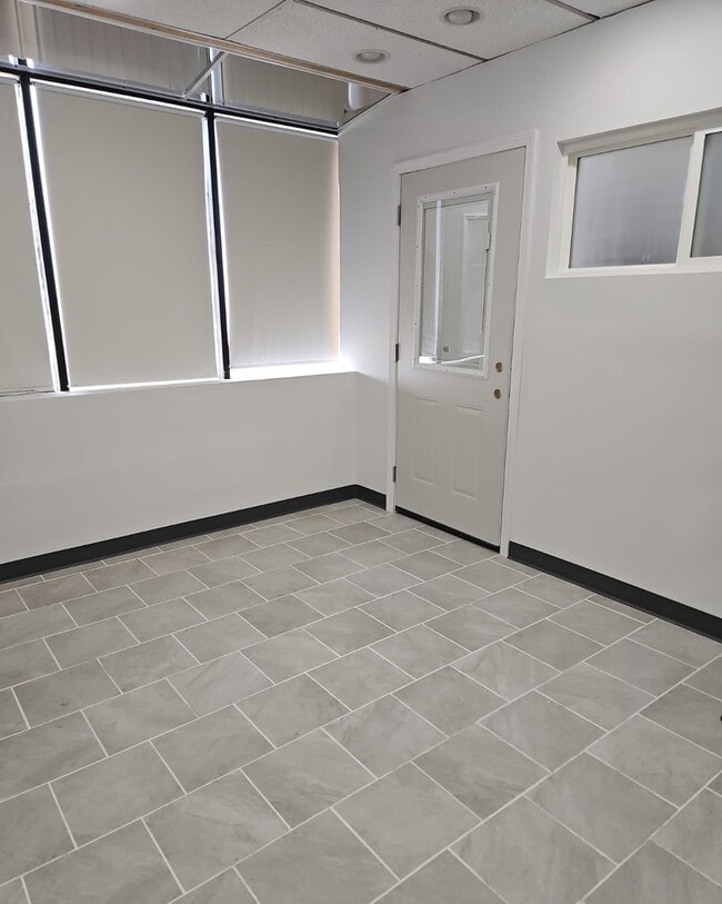 6200 N Milwaukee Ave in Chicago, IL - Building Photo - Building Photo