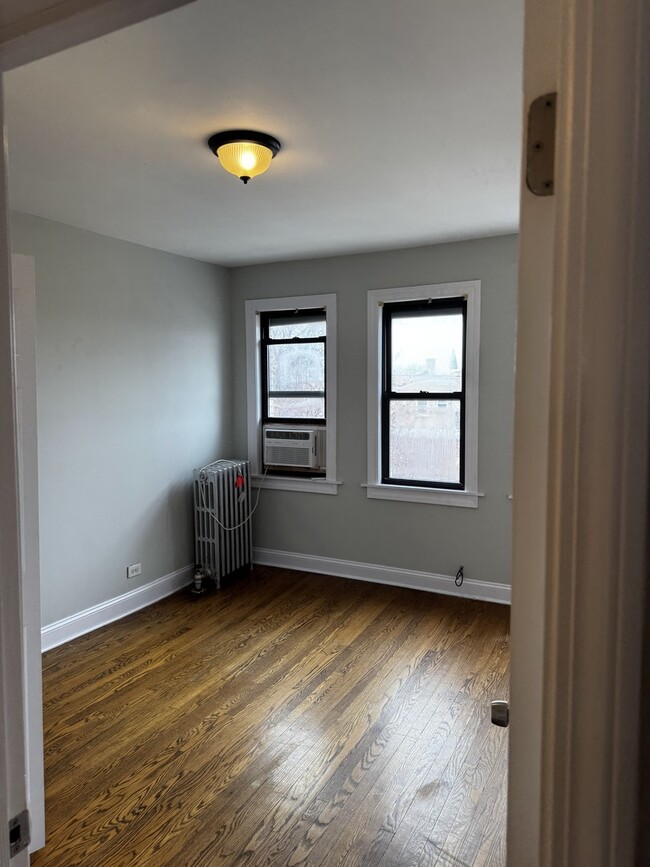 5655 N Spaulding Ave in Chicago, IL - Building Photo - Building Photo