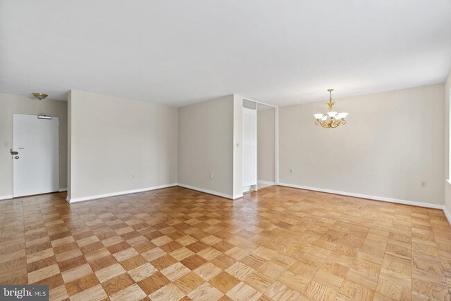 3000 Spout Run Pkwy in Arlington, VA - Building Photo - Building Photo