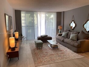 800 West Ave in Miami Beach, FL - Building Photo - Building Photo