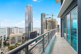 60 SW 13th St, Unit 2600 in Miami, FL - Building Photo - Building Photo