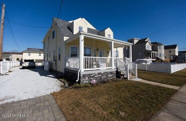 209 Arnold Ave in Point Pleasant Beach, NJ - Building Photo - Building Photo