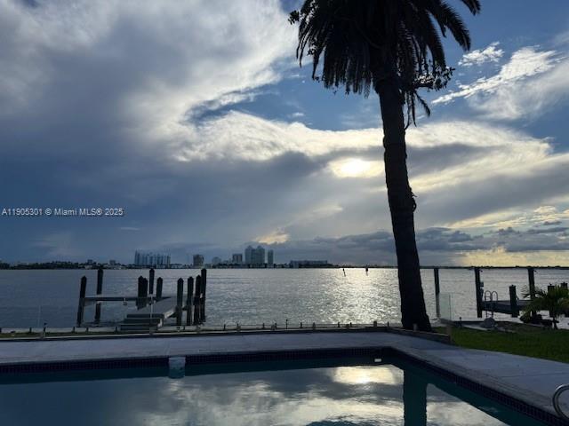 property at 1101 S Shore Dr