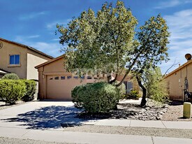 6653 S Stratosphere Ln in Tucson, AZ - Building Photo