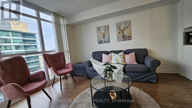 19 Singer Ct in Toronto, ON - Building Photo - Building Photo