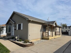 7931 45th Ave in Kenosha, WI - Building Photo - Building Photo