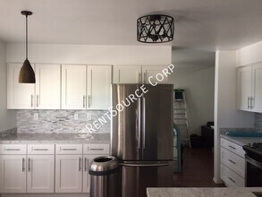 27704 Glacier Pl in Castaic, CA - Building Photo - Building Photo