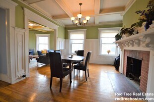 141 Fuller St, Unit 3 in Brookline, MA - Building Photo