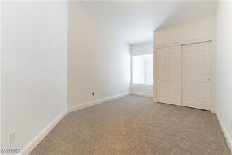 523 Pale Pueblo Ct in Las Vegas, NV - Building Photo - Building Photo