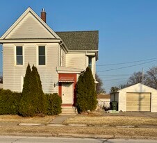 321 Cedar St in Davenport, IA - Building Photo