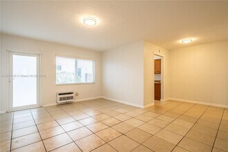 7311 Byron Ave in Miami Beach, FL - Building Photo - Building Photo