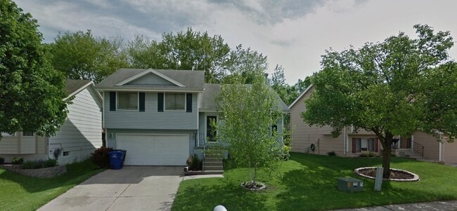 property at 5419 SW 13th St