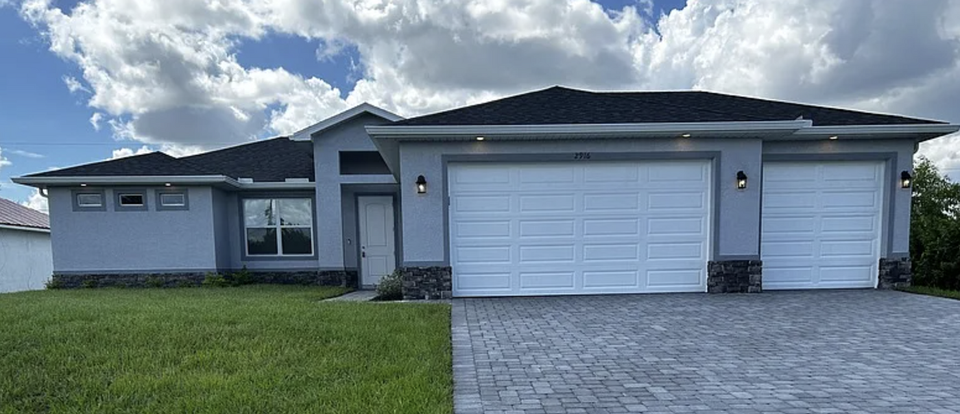 2916 NE 4th Pl in Cape Coral, FL - Building Photo