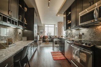 214 Barton Springs Rd-Unit -1706 in Austin, TX - Building Photo - Building Photo