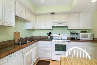 3000 Presidential Way in West Palm Beach, FL - Building Photo - Building Photo